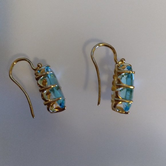Beautiful Aqua Colored Rhinestone Earrings - Picture 3 of 5